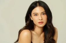 Dian Sastro Bintangi...