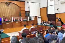 Berkas Belum Rampung,...