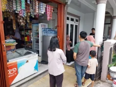 Modus Beli Rokok, 2...
