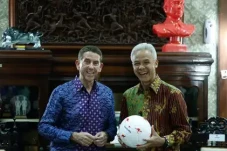 Ganjar Tingkatkan Kerja...