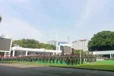 Pesawat Tempur F16 Meriahkan...