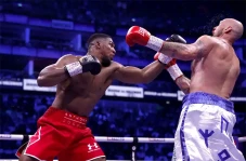 Anthony Joshua Hancurkan...