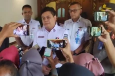 Karyawannya Terlibat...