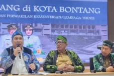Turun ke Lokasi, Komisi...
