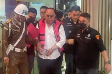 Ismail Thomas Tersangka...