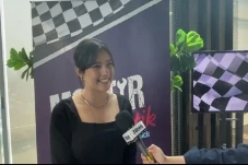 Bintangi Montir Cantik,...