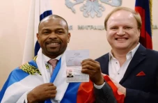 Roy Jones Tantang Fedor...