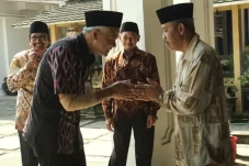Ganjar Ziarah ke Makam...