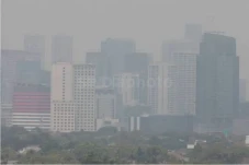 Tekan Polusi Udara Jakarta,...