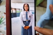 Kisah Mengharukan Bunga...