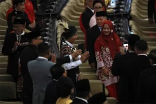 Alasan Jokowi Pakai...