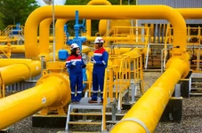 Gas Alam Pegang Peran...