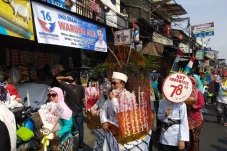 Karnaval Kemerdekaan...