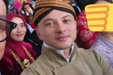Intip Gaya Nicholas...