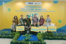 The Future Leader, Beasiswa...