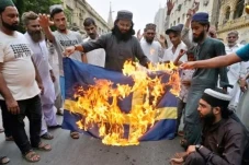 Al-Qaeda Serukan Balas...