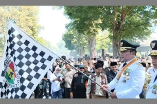 Ridwan Kamil Lepas Kirab...