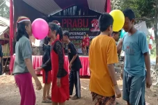 Warga TPA Burangkeng...