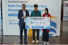 Dengan Program Beasiswa,...