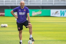 Bernardo Tavares Poles...