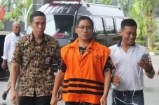 KPK Pikir-pikir atas...