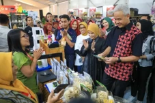 Berkat Lapak Ganjar,...
