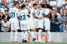 Tottenham Bombardir...