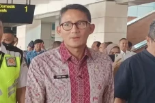 Luhut Ikut Jokowi ke...