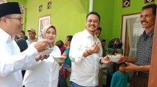 Bantu Pedagang Bakso...