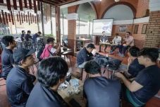 Diskusi Publik, Civitas...
