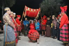 Raja, Ratu hingga Pemangku...