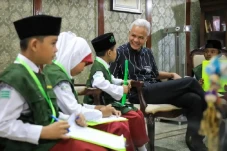 Wawancarai Ganjar, 7...