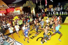 13.600 Pelari Ramaikan...