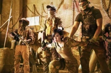 8 Film China dengan...