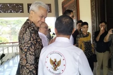 Ganjar Pranowo Tanggapi...