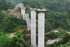 Jembatan Kereta Api...