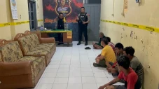 Pesta Miras, 6 Warga...