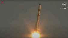 Rusia Luncurkan Robot...