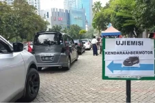 Denda Tilang Uji Emisi...