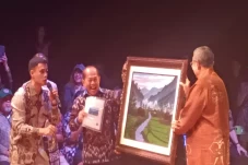 Fantastis, Lukisan SBY...