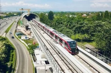 Siap-siap, LRT Jabodebek...