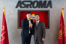 AS Roma Resmi Rekrut...
