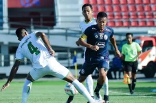 Arema FC Pecah Telur,...