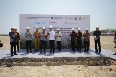 Sinar Mas Gandeng Trina...