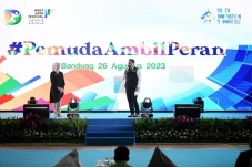 Kukuhkan Duta Pelajar...