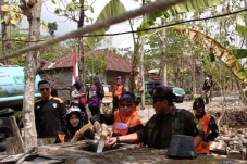 Kekeringan Meluas, Tim...