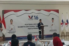 Partai Perindo Gelar...