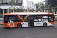 Luncurkan Busway Listrik...