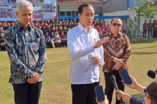 Tinjau SMKN Jateng,...