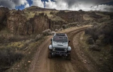 Penjualan Jeep Wrangler...